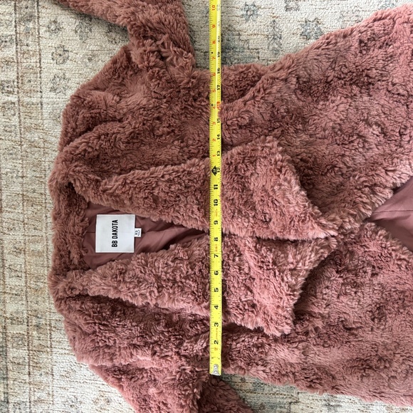 Trend alert Faux fur BB Dakota Drape Front Textured Coat Womens XS pink mauve - Picture 7 of 9